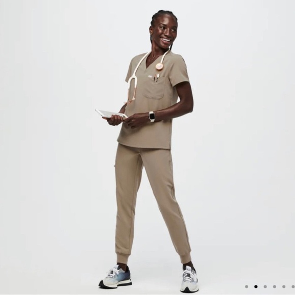 Women’s Beige Figs Scrub Set